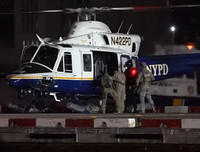 Xem cảnh sát Mỹ áp tải trùm ma túy khét tiếng El Chapo về trại biệt giam