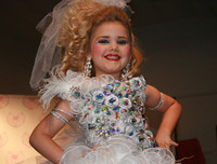 Eden Wood: Từ hoa hậu nhí nước Mỹ bị 