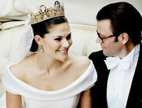 [ẢNH] Chiêm ngưỡng 12 mẫu váy cưới đẹp nhất trong lịch sử Hoàng gia các nước