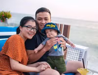 [ẢNH] Bất ngờ trước cuộc sống hiện tại của các thành viên nhóm Mắt Ngọc đình đám một thời