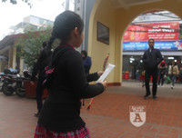 [ẢNH] Người dân ngạc nhiên trước các điểm phát khẩu trang y tế miễn phí