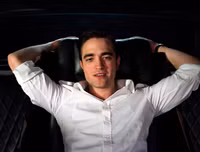 [ẢNH] Quá trình thay đổi diện mạo của nam tài tử đẹp trai nhất thế giới Robert Pattinson