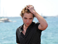 [ẢNH] Quá trình thay đổi diện mạo của nam tài tử đẹp trai nhất thế giới Robert Pattinson