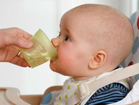 [ẢNH] Hạ sốt an toàn cho trẻ bằng các mẹo dân gian