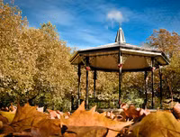 [ẢNH] Vào thu, chiêm ngưỡng 10 thành phố quyến rũ nhất châu Âu