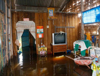 Ngập lụt tại TP Cần Thơ: Người dân khóc 