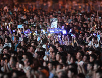 [ẢNH] Mãn nhãn với màn biểu diễn xe đua F1 nóng 