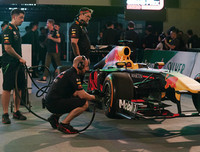 [ẢNH] Mãn nhãn với màn biểu diễn xe đua F1 nóng 