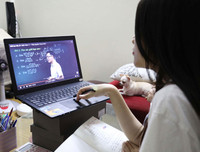 [ẢNH] Những lợi ích và hạn chế của hoạt động dạy và học trực tuyến