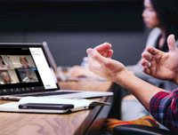 [ẢNH] Những lợi ích và hạn chế của hoạt động dạy và học trực tuyến