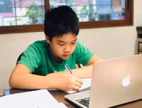 [ẢNH] Những lợi ích và hạn chế của hoạt động dạy và học trực tuyến