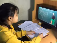 [ẢNH] Những lợi ích và hạn chế của hoạt động dạy và học trực tuyến
