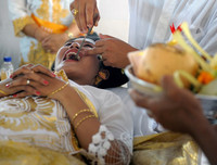 [ẢNH] Những phong tục kỳ lạ nhất của các bộ tộc trên thế giới