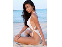 [ẢNH] Mỹ nhân Việt khoe đường cong với bikini trong ngày nắng nóng