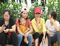 Trời mát, người dân vẫn vật vã di chuyển tại Lễ hội Đền Hùng