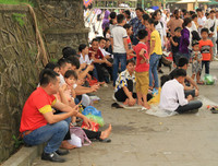 Trời mát, người dân vẫn vật vã di chuyển tại Lễ hội Đền Hùng