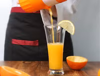 [ẢNH] Những lợi ích bất ngờ khi uống nước cam mỗi ngày