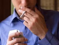 [ẢNH] Những thói quen xấu có thể gây hại cho mắt mà nhiều người mắc phải