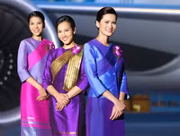 [ẢNH] Chiêm ngưỡng những mẫu đồng phục tiếp viên hàng không ấn tượng nhất thế giới