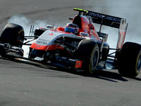 [ẢNH] Tay đua nữ Ả-Rập Saudi sau vô lăng của 