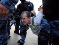 [ẢNH] Cảnh sát Nga trấn áp và bắt giữ hơn 1.000 người biểu tình