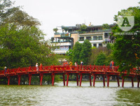 [Ảnh] Thú vị trước một Hồ Gươm vắng lặng trong ngày đầu tiên của dịp nghỉ lễ