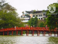 [Ảnh] Thú vị trước một Hồ Gươm vắng lặng trong ngày đầu tiên của dịp nghỉ lễ