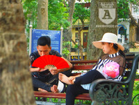 [Ảnh] Thú vị trước một Hồ Gươm vắng lặng trong ngày đầu tiên của dịp nghỉ lễ