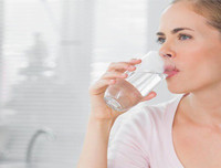 [ẢNH] Bổ sung nước đúng cách trong mùa nắng nóng để tăng sức đề kháng