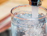 [ẢNH] Bổ sung nước đúng cách trong mùa nắng nóng để tăng sức đề kháng