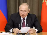 [ẢNH] Bộ Quốc phòng Nga đã chi 24 tỷ USD cho khí tài quân sự gì?