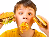 [ẢNH] Thức ăn nhanh đang 