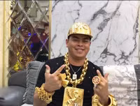 Cuộc sống đầy vàng của Phúc XO trước khi bị tạm giữ hình sự để điều tra