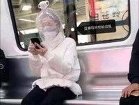 [ẢNH] Không thể nhịn cười với muôn kiểu khẩu trang tự chế siêu hài hước