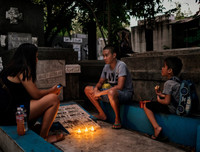 Dân nghèo Philippines chen chúc 