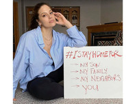 [ẢNH] Những người nổi tiếng hưởng ứng phong trào #IStayhomefor