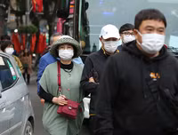 [ẢNH] Những con đường nhiễm bệnh không ngờ tới do virus corona gây ra