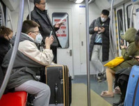 [ẢNH] Những con đường nhiễm bệnh không ngờ tới do virus corona gây ra