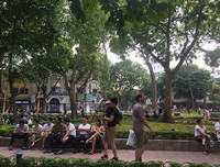 [ẢNH] Phố đi bộ Hồ Gươm tấp nập trong những ngày cuối dịp nghỉ lễ