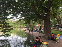 [ẢNH] Phố đi bộ Hồ Gươm tấp nập trong những ngày cuối dịp nghỉ lễ