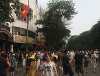 [ẢNH] Phố đi bộ Hồ Gươm tấp nập trong những ngày cuối dịp nghỉ lễ