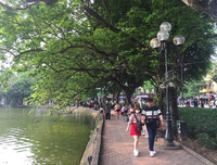 [ẢNH] Phố đi bộ Hồ Gươm tấp nập trong những ngày cuối dịp nghỉ lễ