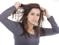 [ẢNH] Cảnh giác trước những hiểm họa từ thói quen để tóc ướt đi ngủ