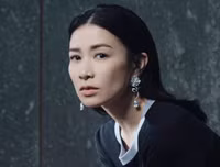 [ẢNH] ‘Nhất tỷ’ Xa Thi Mạn ở tuổi 45: Sắc vóc trẻ trung cùng sự nghiệp thành công đáng ngưỡng mộ