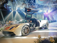 Cận cảnh đám cưới siêu hot của con gái Minh 