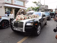 Cận cảnh đám cưới siêu hot của con gái Minh 