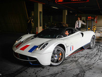 Cận cảnh đám cưới siêu hot của con gái Minh 