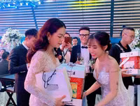 Cận cảnh đám cưới siêu hot của con gái Minh 