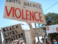 [ẢNH] Biểu tình phản đối phân biệt sắc tộc lan rộng ra nhiều quốc gia trên thế giới