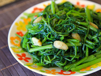 [ẢNH] Những kiểu ăn rau tưởng ngon bổ nhưng lại độc hại vô cùng